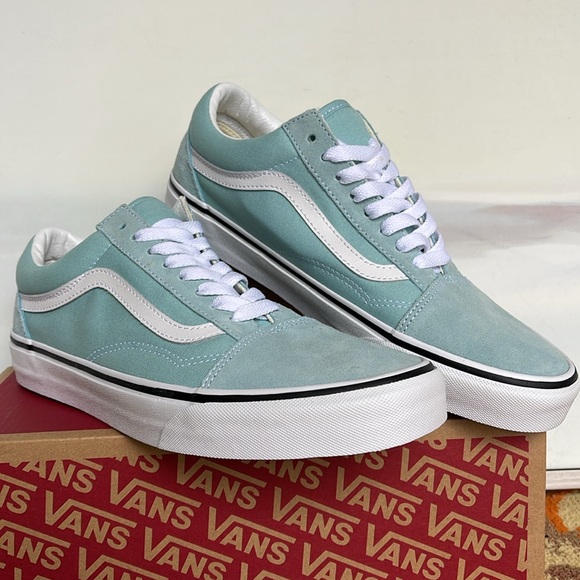 Vans WMNS Old Skool
Color Theory Canal Biue
VN0007NTH70
Sneakers - Picture 5 of 16